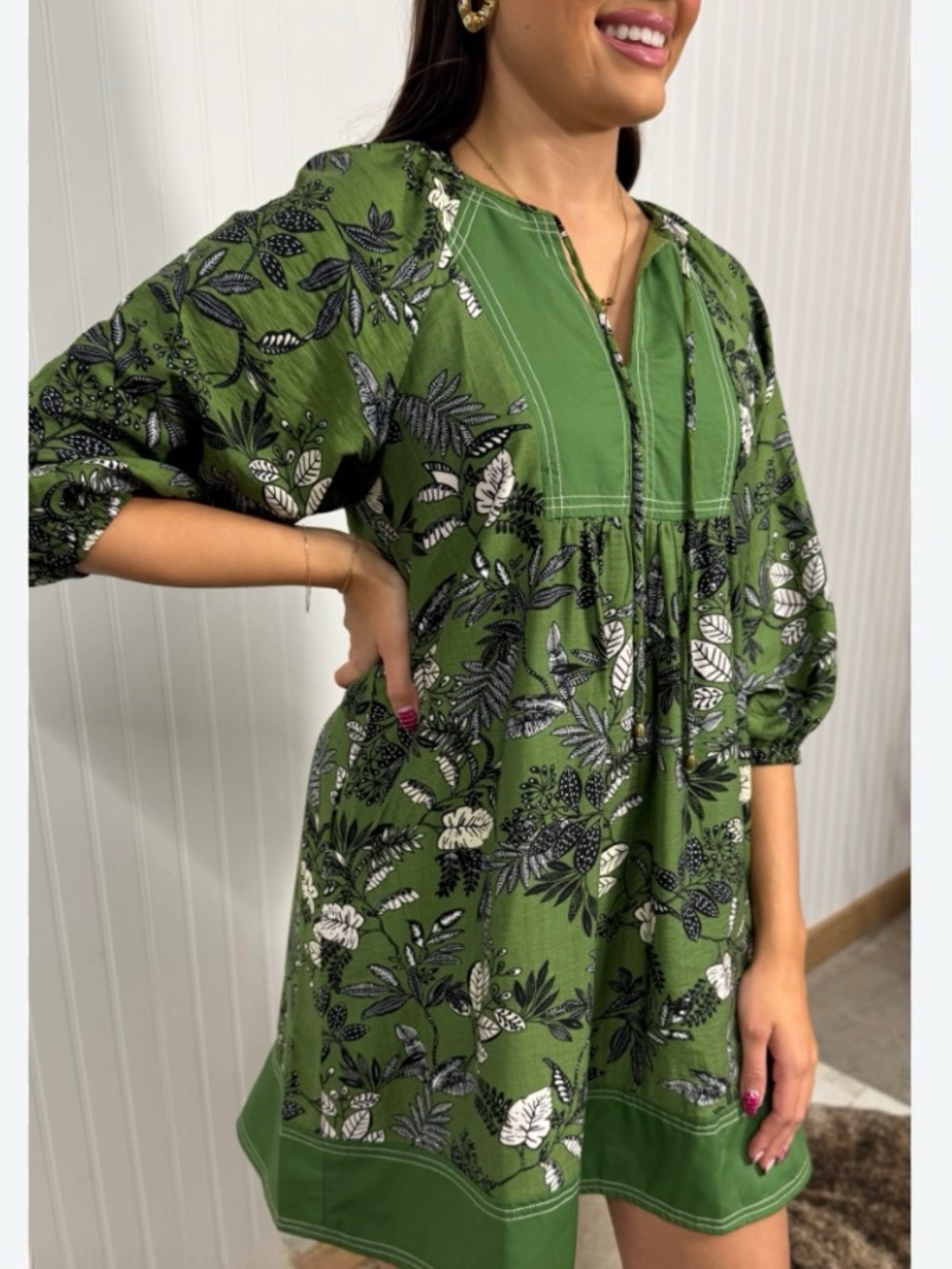 ENTRO Botanical Print
Puff Sleeve Mini Dress in Olive.